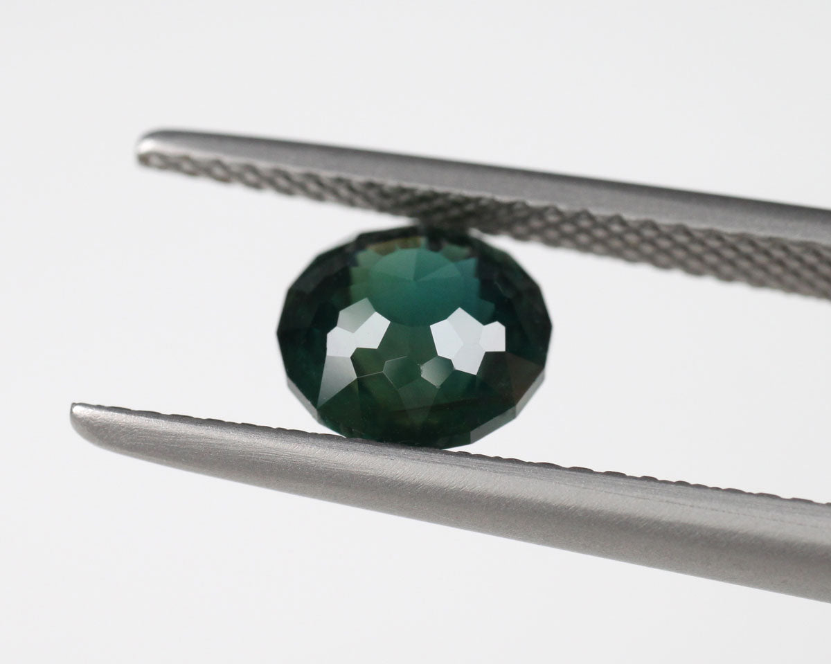 Safir rund grön/blå 2,25 ct 7,1 mm