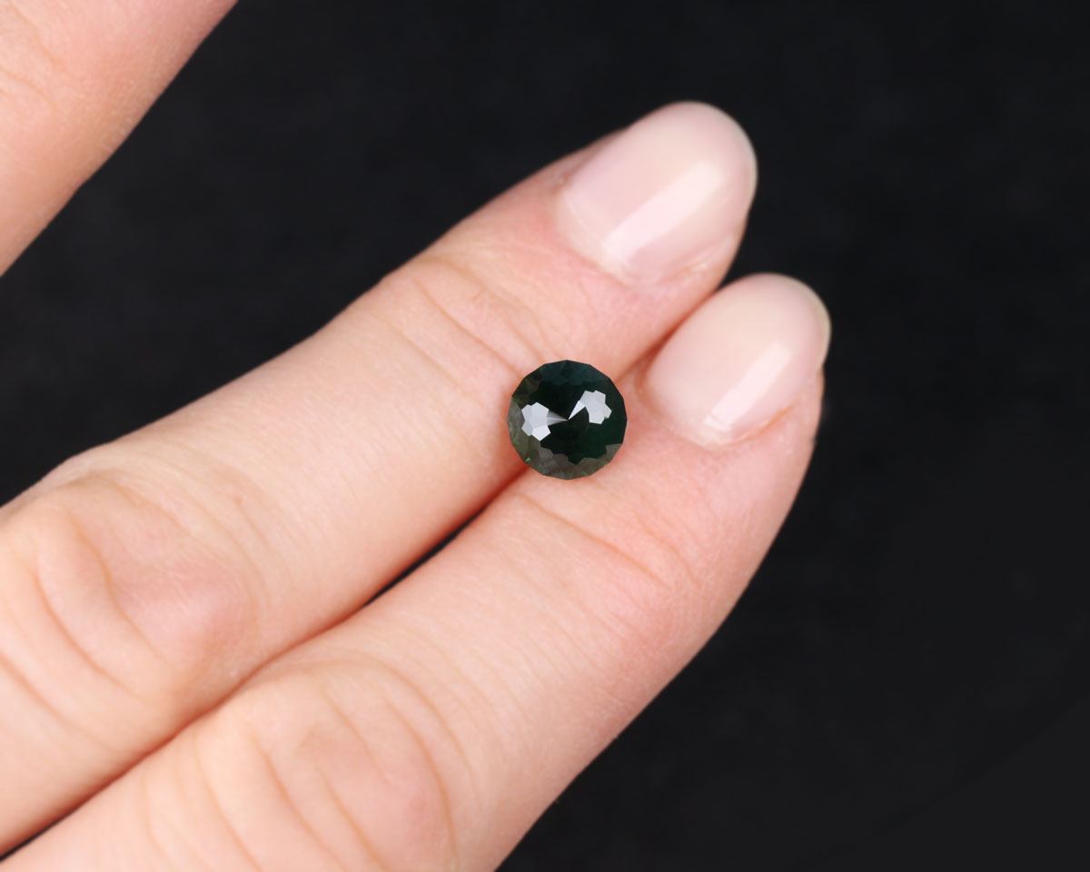 Safir rund grön/blå 2,25 ct 7,1 mm