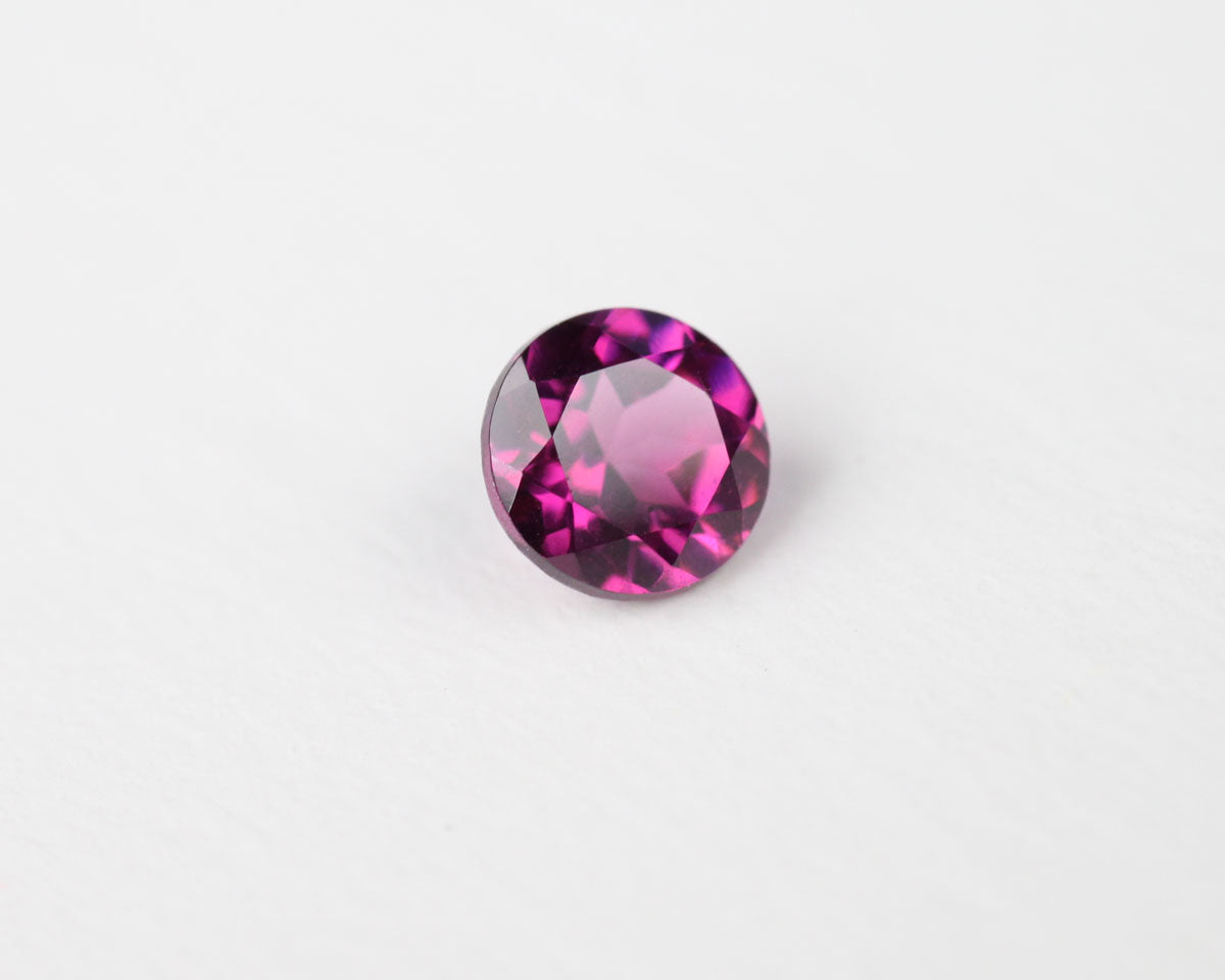 Granat lila rund 4 mm 0,38 ct