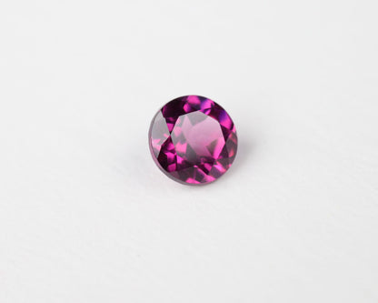 Granat lila rund 4 mm 0,38 ct