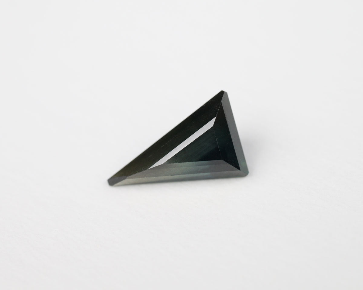 Sapphire triangular 9 mm 1.3 ct