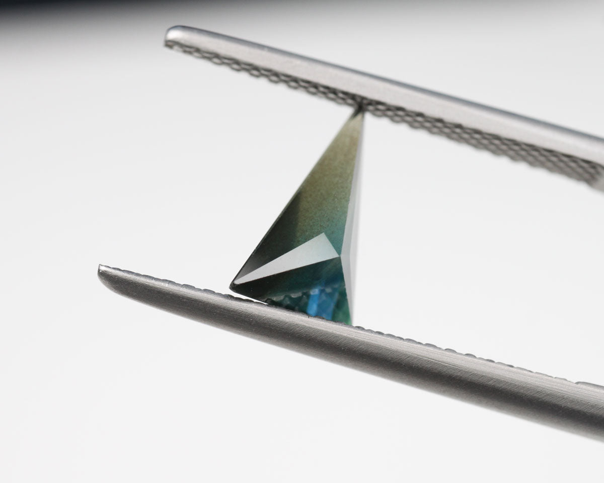 Sapphire triangular 9 mm 1.3 ct
