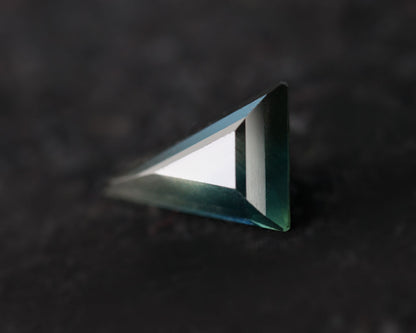 Sapphire triangular 9 mm 1.3 ct