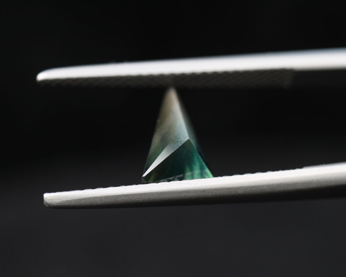 Sapphire triangular 9 mm 1.3 ct