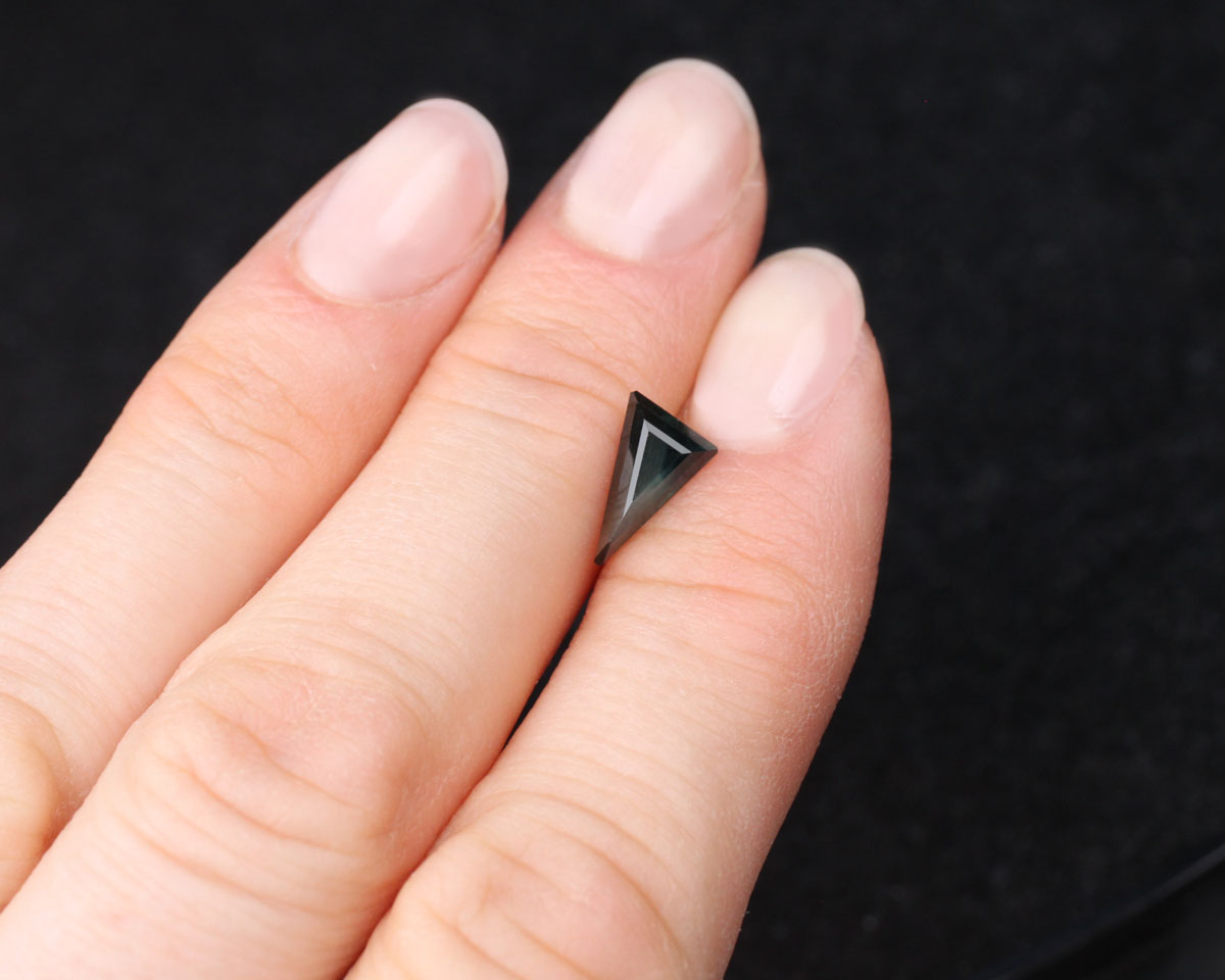 Sapphire triangular 9 mm 1.3 ct