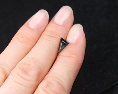 Sapphire triangular 9 mm 1.3 ct