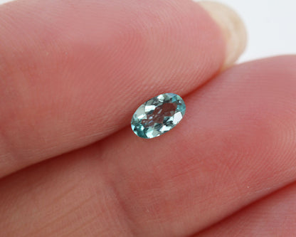 Paraiba Turmalin oval 5,5 mm 0,23 ct