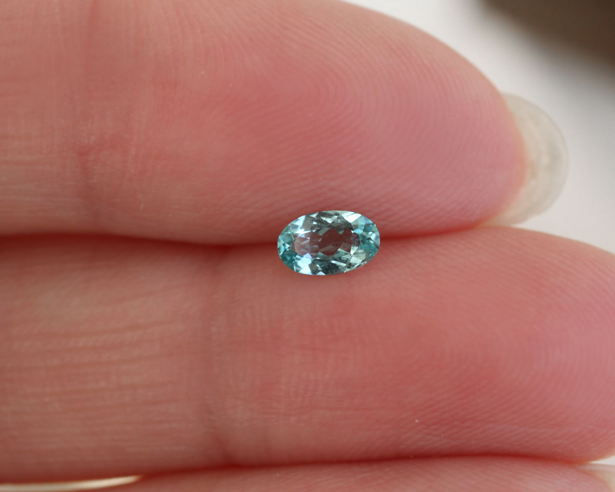 Paraiba Turmalin oval 5,5 mm 0,23 ct