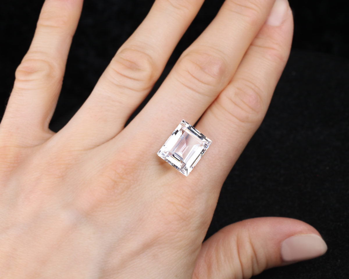 Spinel 14x12 mm rectangular white