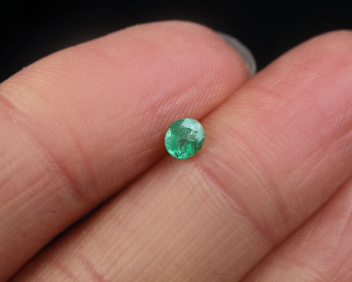 Shakiso Emerald oval 0.27 ct