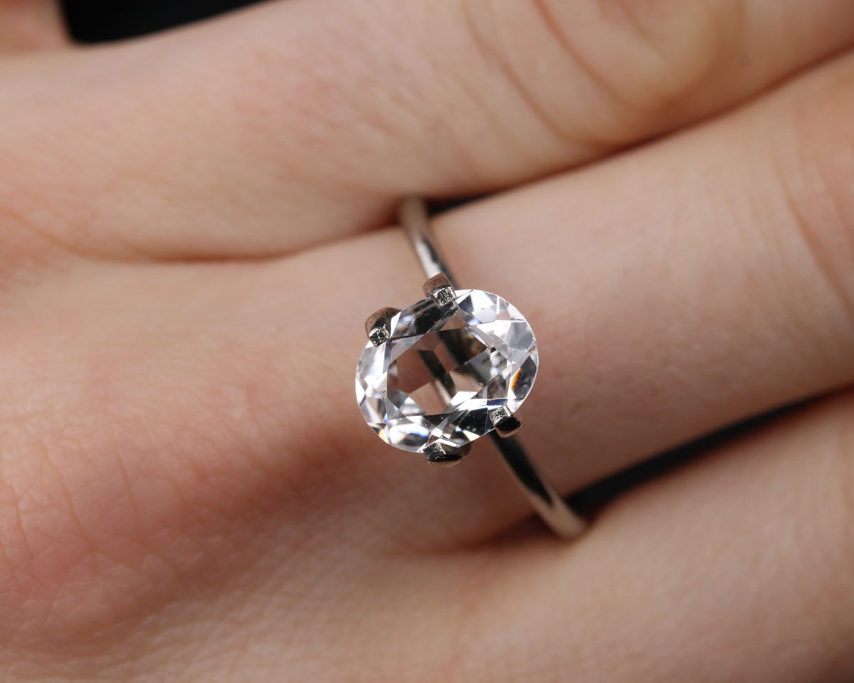 Spinel faceted oval white 9x7 mm