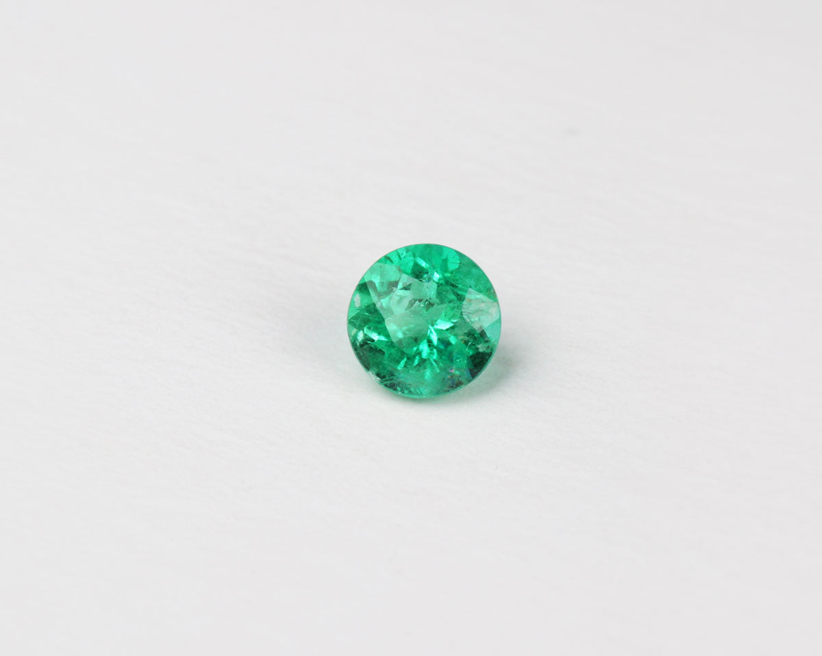 Shakiso Emerald rund 0,61 ct Certifierad