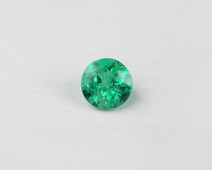 Shakiso Emerald rund 0,61 ct Certifierad