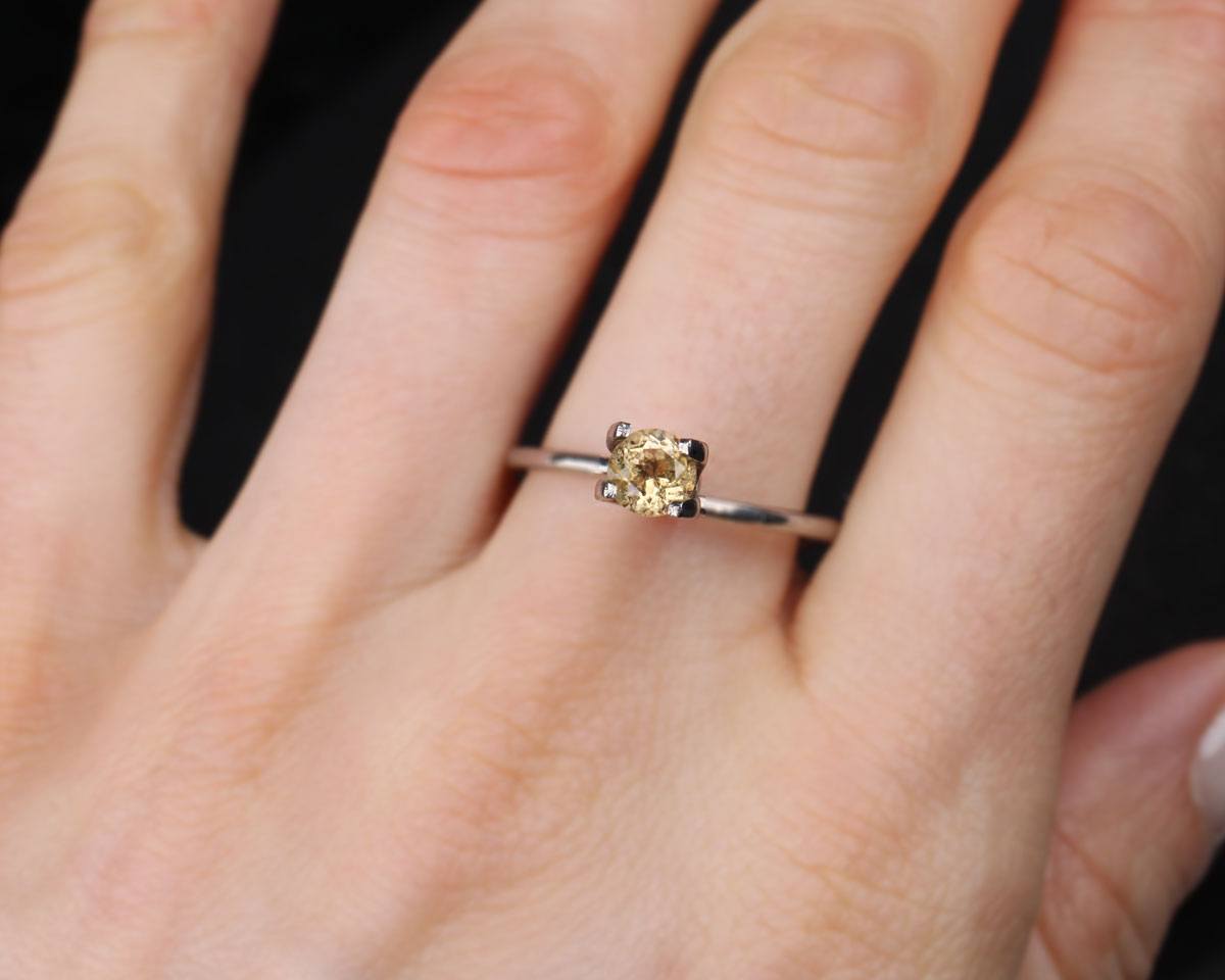 Turmalin rund gul 5 mm 0,54 ct