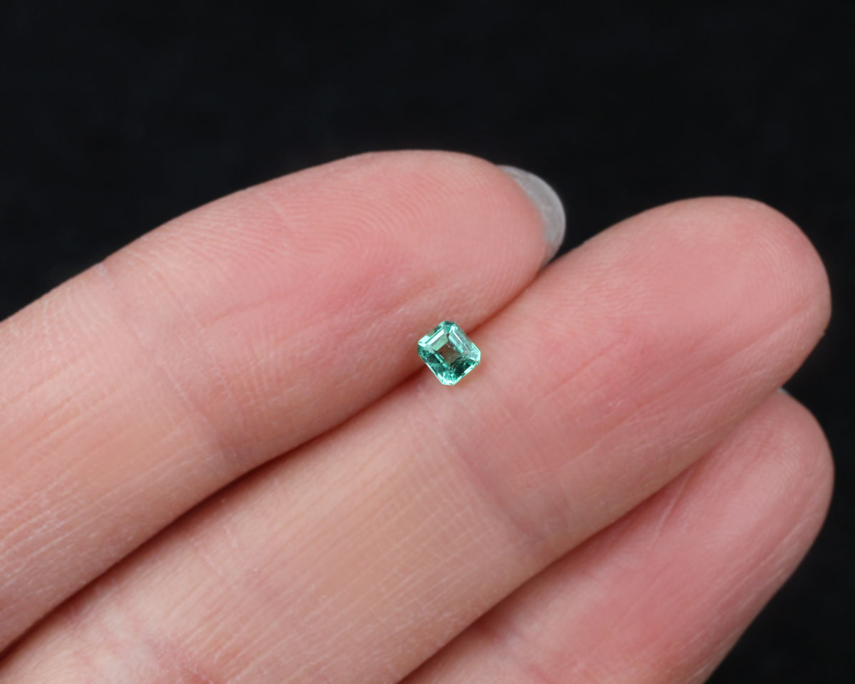 Shakiso Emerald square 0,14 ct