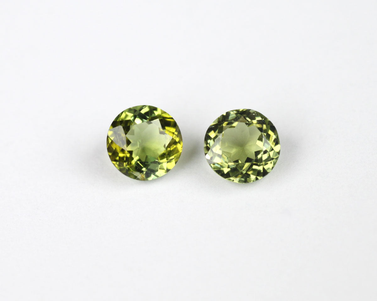 Turmalin grön rund 4 mm par 0,58 ct totalt