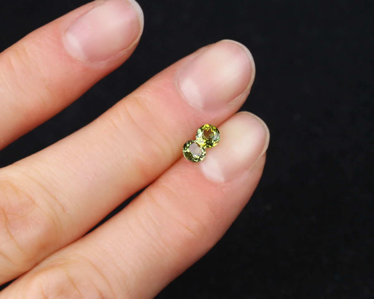 Turmalin grön rund 4 mm par 0,58 ct totalt