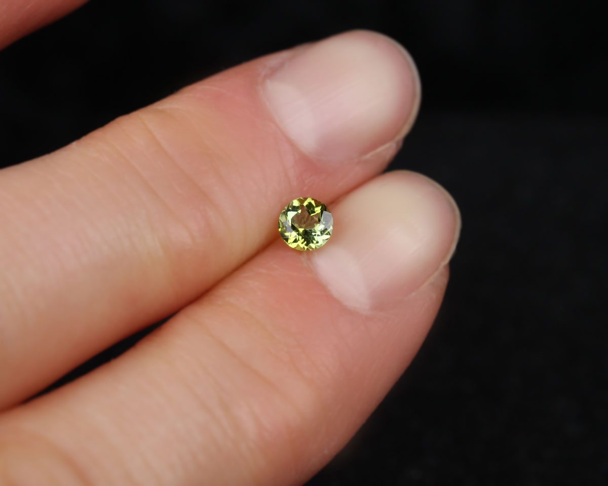 Turmalingrön rund 4 mm 0,25 ct