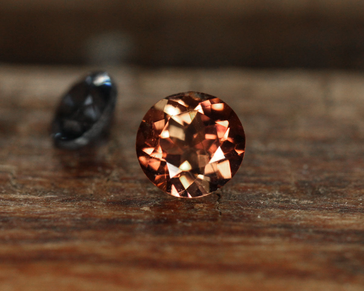 Turmalin orange rund 5 mm 0,41 ct