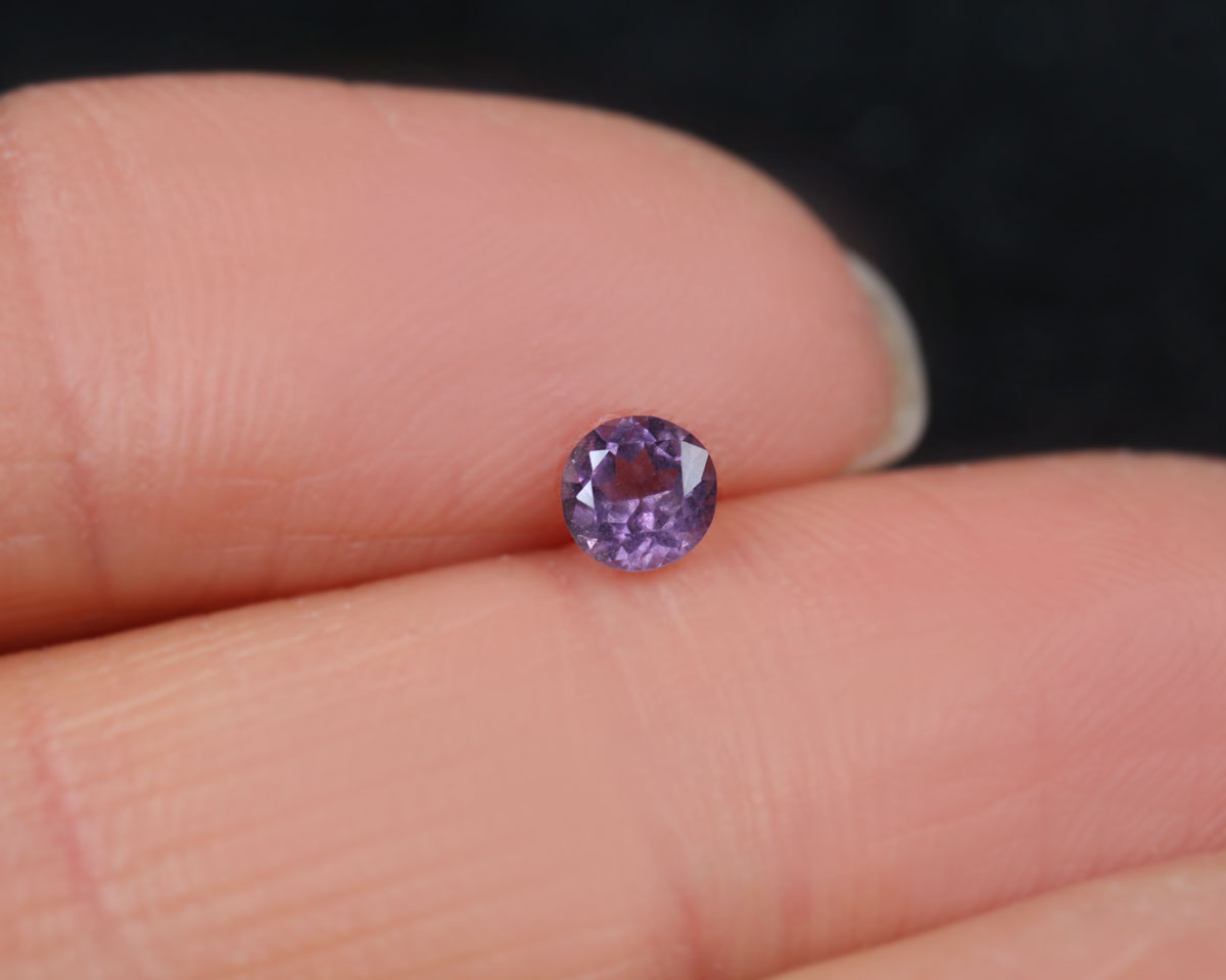Spinel purple round 4 mm 0.28 ct