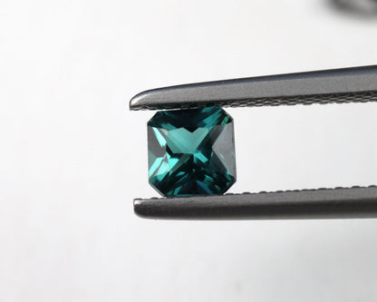 Turmalin grönblå 4,5 mm 0,4 ct