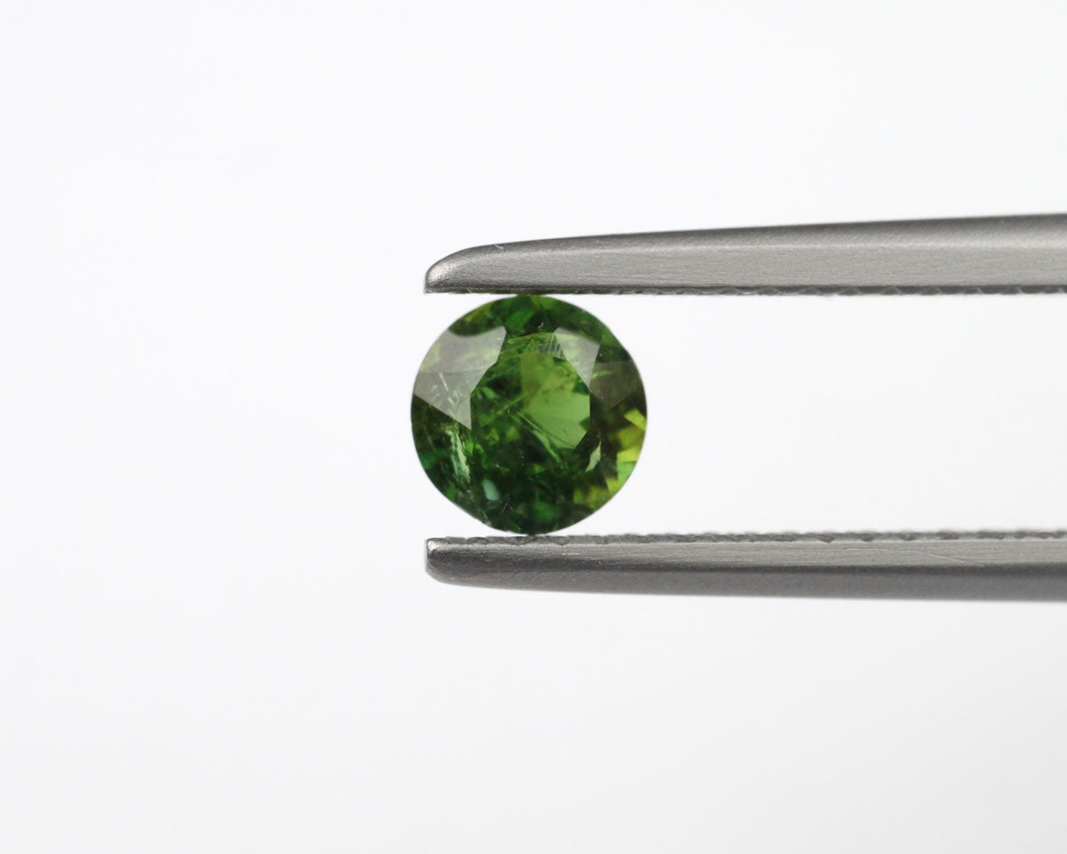 Tsavorit grön rund 5 mm 0,46 ct