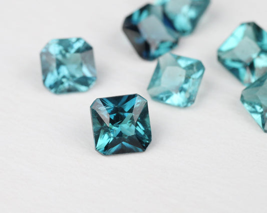 Turmalin blå fyrkant 4,5 mm 0,4 ct