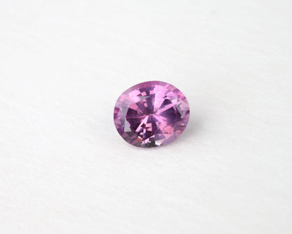 Pink oval sapphire 1.1 ct 6.6 mm