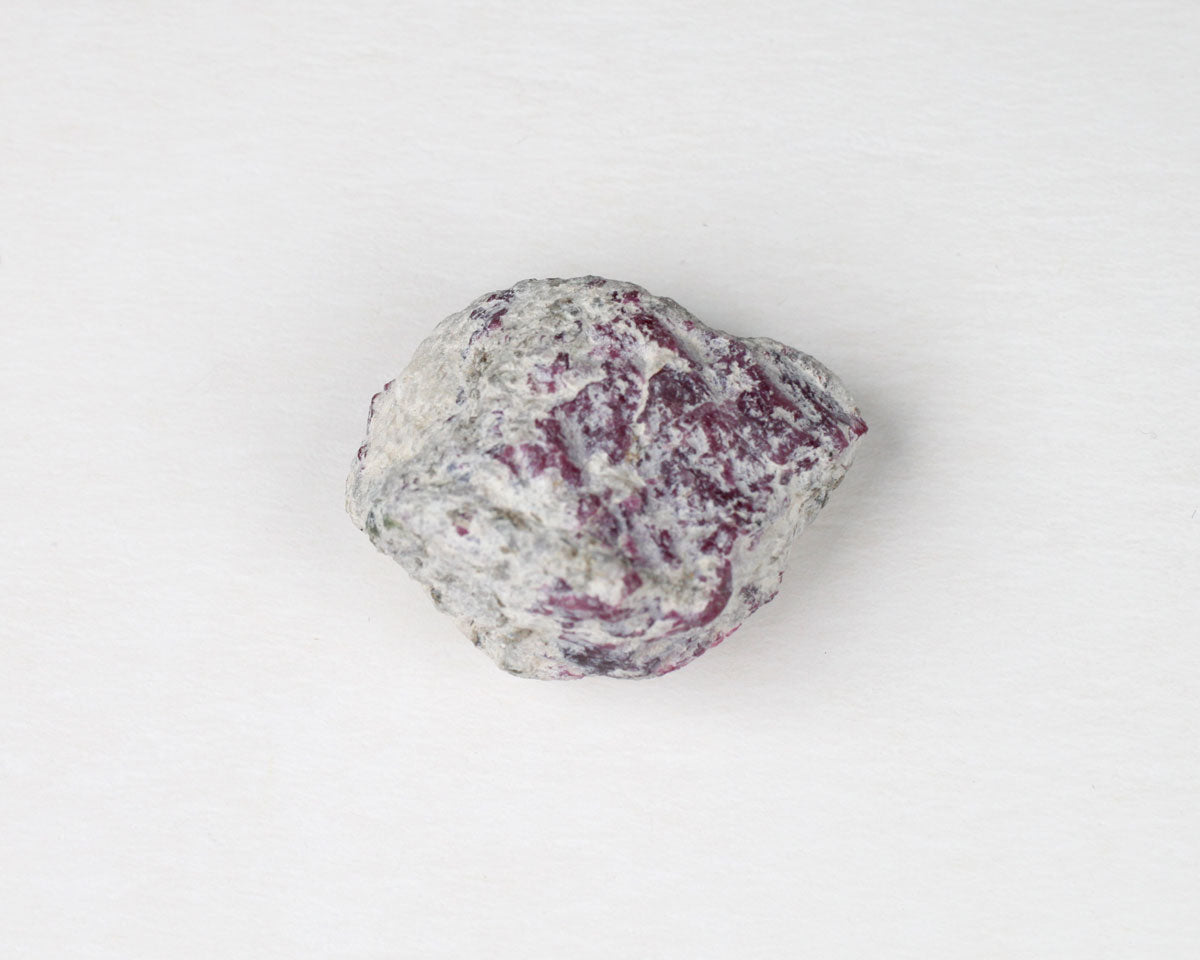 Grönlands rubin korund 12,74 g