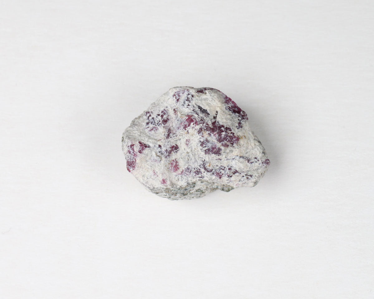Grönlands rubin korund 12,74 g