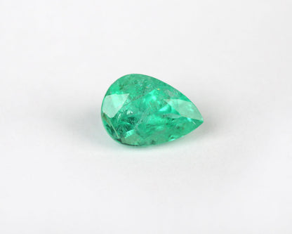 Shakiso Emerald 7x5 mm drop 0.71 ct