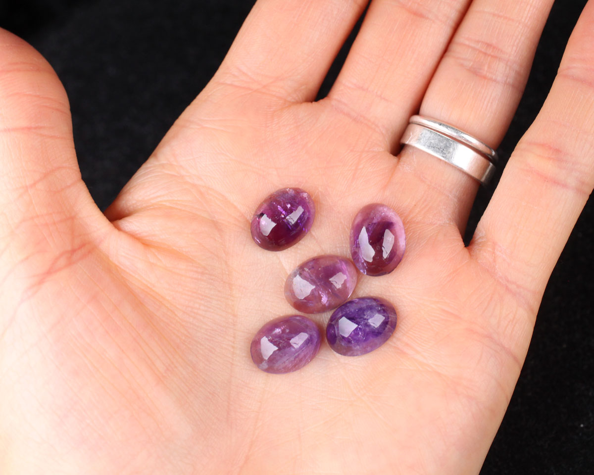 Amethyst cabochon lot 13x10 mm 22 ct