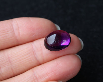 Amethyst oval cabochon 14x11 mm 7 ct