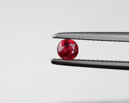 Ruby round 3.8 mm 0.28 ct