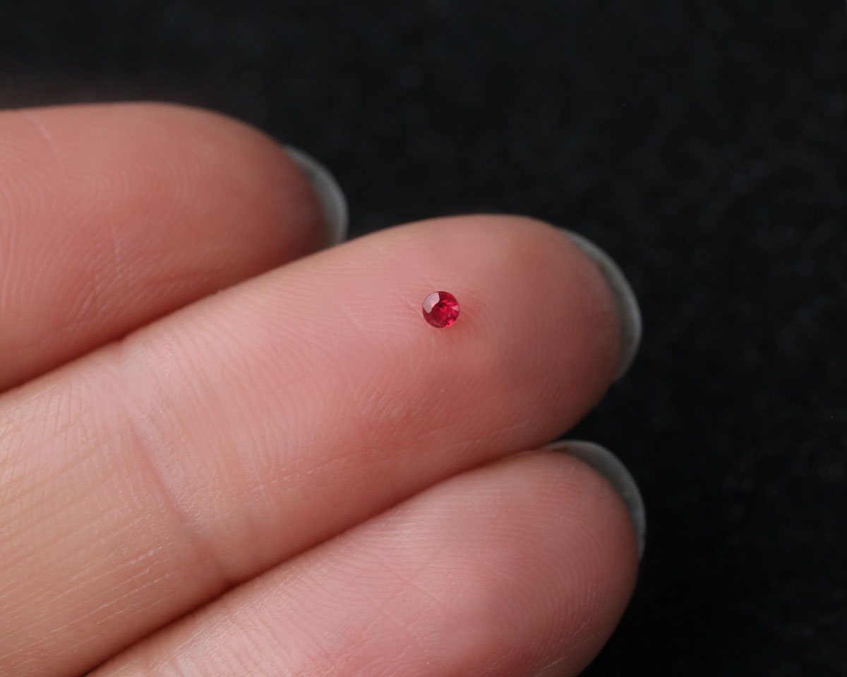 Ruby round 1.4-1.6 mm