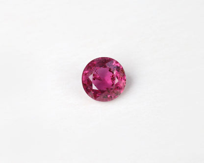 Rubin rund 5,43 mm 0,78 ct