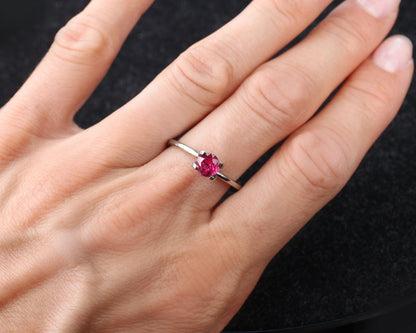 Rubin rund 5,43 mm 0,78 ct