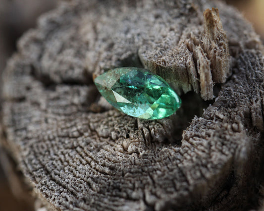 Shakiso Emerald marquise 0.2 ct