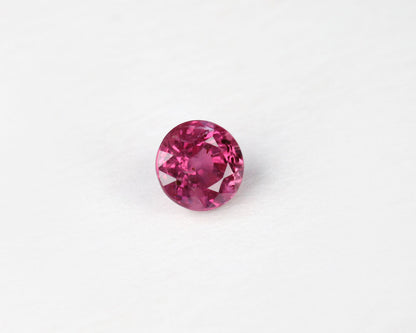 Rubin rund 5 mm 0,75 ct