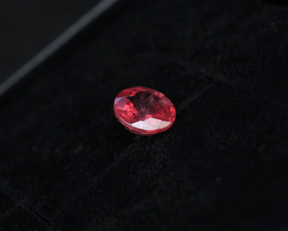 Rubin rund 5,7 mm 0,86 ct