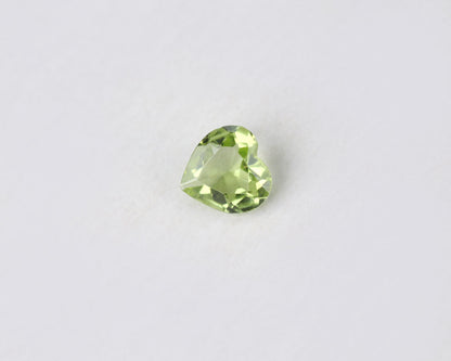 Peridot Heart 5 mm 0.35 ct
