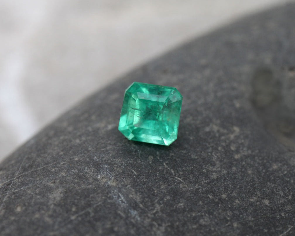 Shakiso Emerald square 0.38 ct