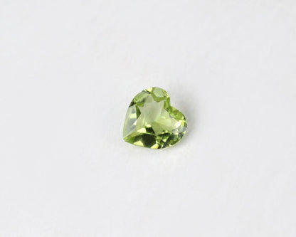 Peridot Heart 5 mm 0.35 ct