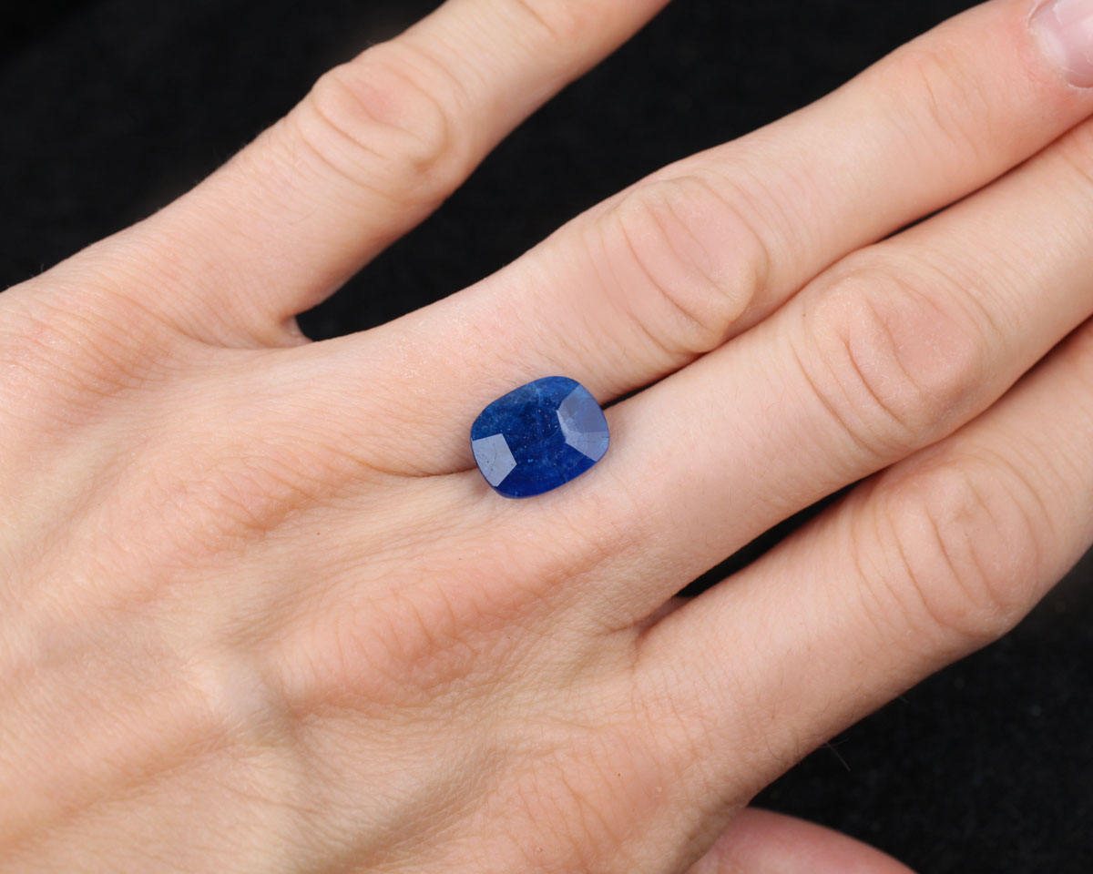 Hauyne kudde 11 mm 2,98 ct