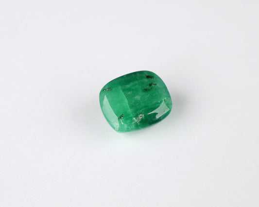 Cabochonslipad Shakiso Smaragd 10 mm 3,65 ct