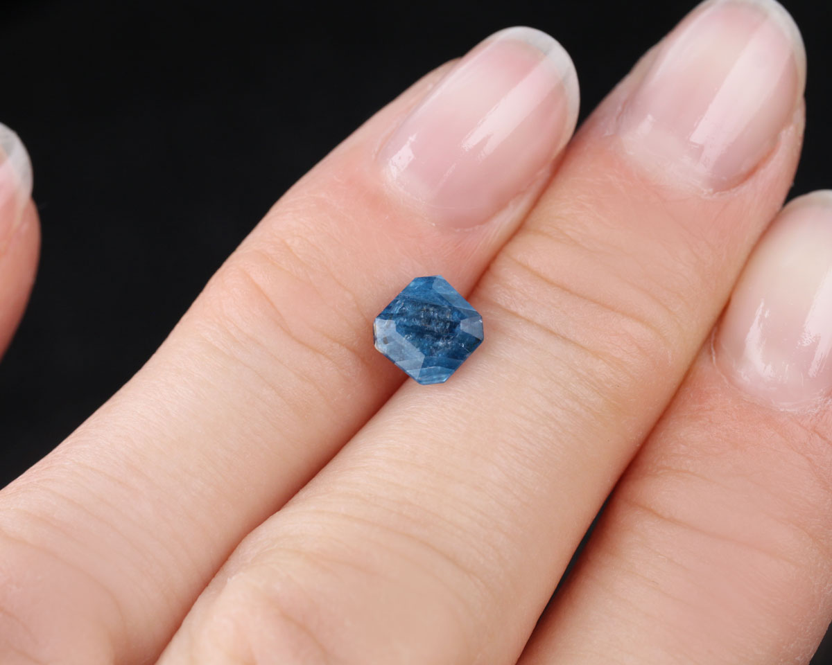 Afganit fyrkantig 6 mm 0.8 ct