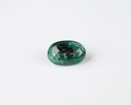 Cabochon cut Shakiso Emerald oval 9 mm 1.5 ct