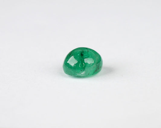 Cabochon cut Shakiso Emerald oval 7.5x6.7 mm 1.78 ct