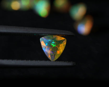 Wollo Eldopal Facet Trilliant 5 mm 0.27 ct 