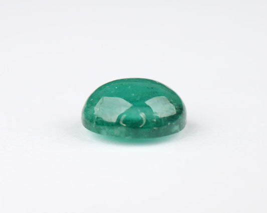Shakiso Emerald Cabochon oval 7mm 1.25 ct